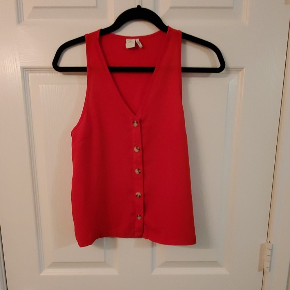 Button tank top